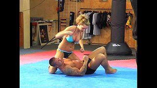 یہاں آتا ہے ایک 20 کچھ منٹ طویل uncut فوٹیج شوٹنگ کے ویڈیو