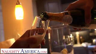 Zločesta Amerika - Gracie Glam potpuno haljine prije nego što zahvatila član