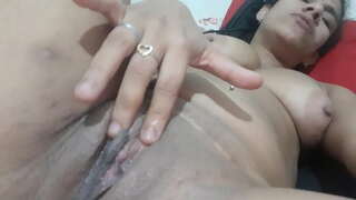 Възбудена теб твърде много, аз реших-шегува с нея