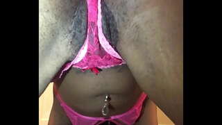 Nellycantsay twerking dekat dengan wajah anda