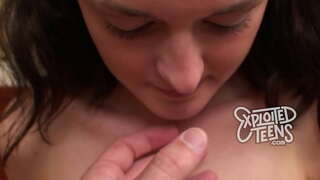 ɝ�少年的辫子，让头在她的第一个色情网站