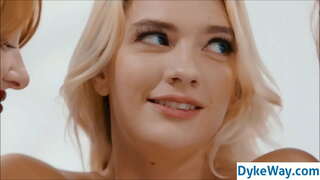 Lesbisk kyssar och sex