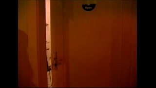 Enamandlakazi mistress inika a mnandi handjob