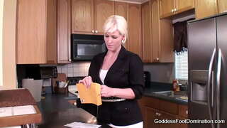 StepMom Муу Анги