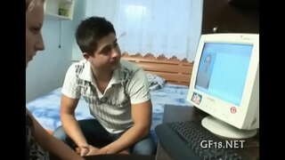 Tohe chick whakaara ake i a ia te roa waewae.