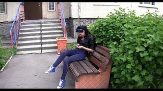 חושקת הגברת מרחיב לה את הרגליים