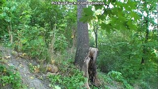 Exterior cena de sexo com uma loira