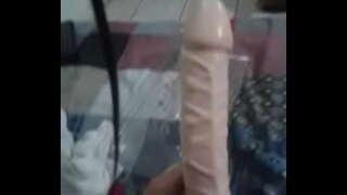 Бабе мастурбира