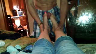 Η ανέτ β. η μαμά footjob