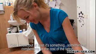 Victoria Waigel screwed amin'ny olon-kafa ho an'ny lehilahy ny chunk ny vola