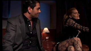 ایوا فلک سے محبت کرتا ہے کے لئے بہت زیادہ آخر