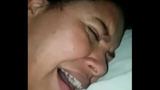 Короната е като задника и еякулира