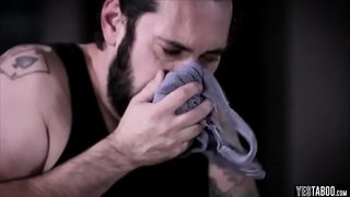 Schattig chick transacties ruwe seks voor een vrije kamer en de raad van bestuur