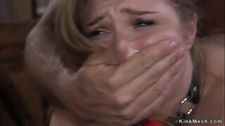 Вялізныя сіські брунэткі рабыні ў пахвіны вяроўкай груба трахать ў анал