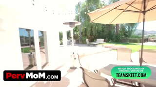 Ман трахнул Худро Мачеху Ва Смазал Он киску Сливками