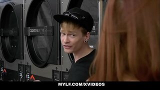 Estu Twat (VannaBardot) Lortzen Bere Clit Licked BATEK MILF (SereneSiren)