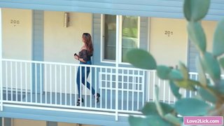 ǻ�母吃她的女同性恋青少年stepdaughters毛婊子