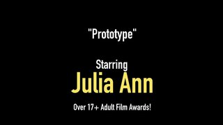 Доктарскія хуесосы Джулія Эн і Джэсіка Джэймс набіваюць свае шыкоўныя раткі цвердым членам, дояць яго ў сваіх цёплых ртах, каб атрымаць смачную сперму! Поўнае відэа і Джулія ў прамым эфіры @ JuliaAnnLive.com !