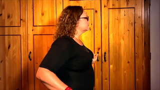 Mistress aprel-tualetga qullarni tayyorlash va intizomni o&#039;rgatish